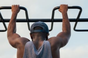 Five Benefits of Pull-Ups To Help You Carry Your Backpack